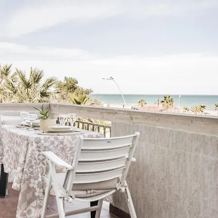 Seafront House Free Parking Ac Alba Adriatica